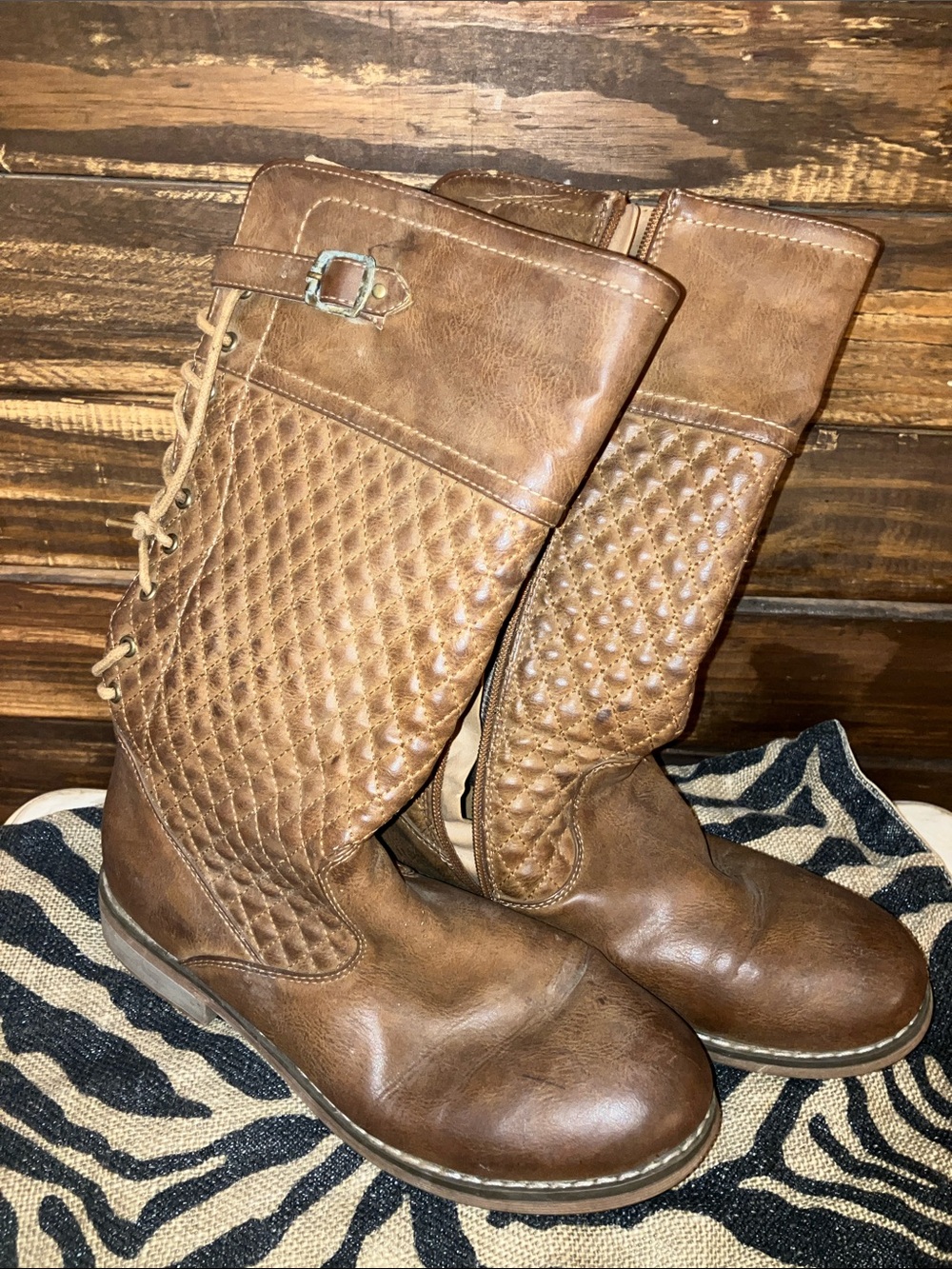 Women’s Lace-Up Quilted Mid-Calf Boots - Brown